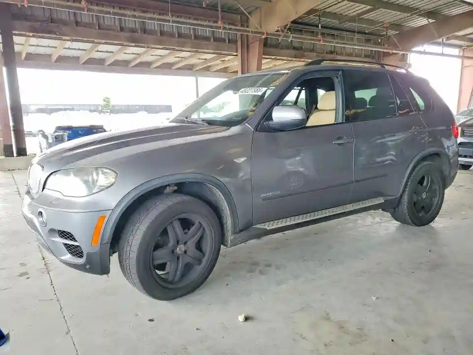 5UXZV8C56BL418013 2011 BMW X5-0
