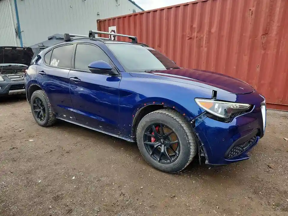 ZASFAKNN7J7C01692 2018 ALFA ROMEO STELVIO-3