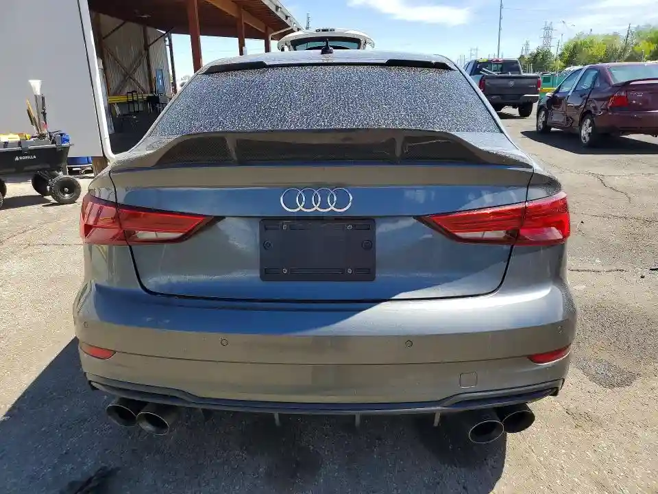 WAUB1GFF4KA085137 2019 AUDI S3-5