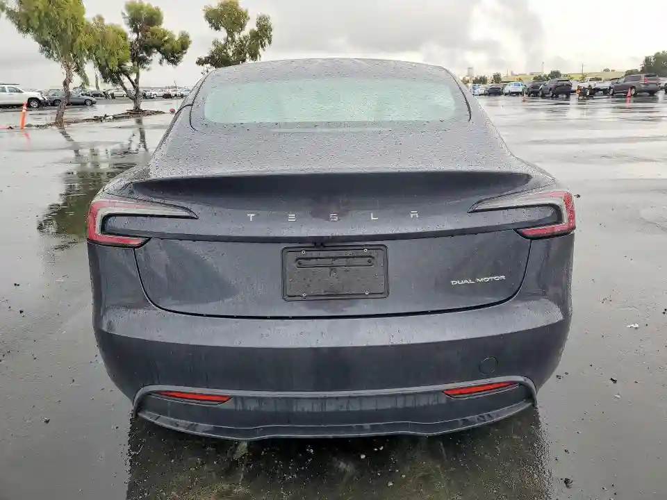 5YJ3E1EB2SF065676 2025 TESLA MODEL 3-5