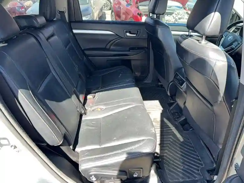 5TDJGRFH6JS050207 2018 TOYOTA HIGHLANDER-5