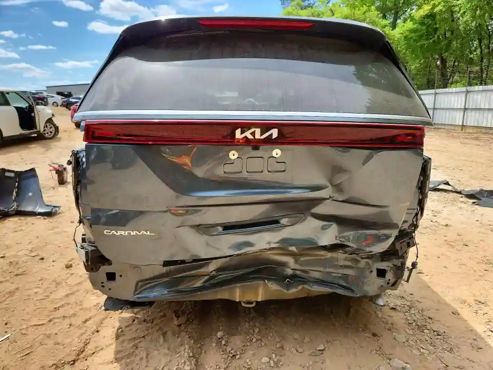 KNDNC5H3XR6404104 2024 KIA CARNIVAL E-5