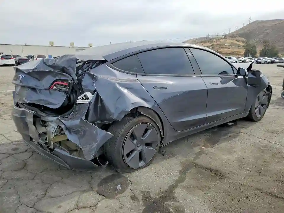5YJ3E1EA8PF427685 2023 TESLA MODEL 3-2