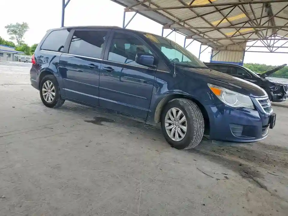 2C4RVABG6DR725106 2013 VOLKSWAGEN ROUTAN-3