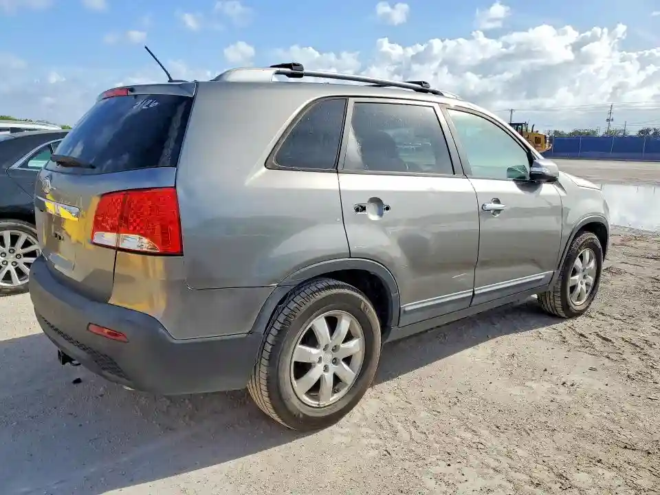 5XYKT3A63CG206447 2012 KIA SORENTO-2