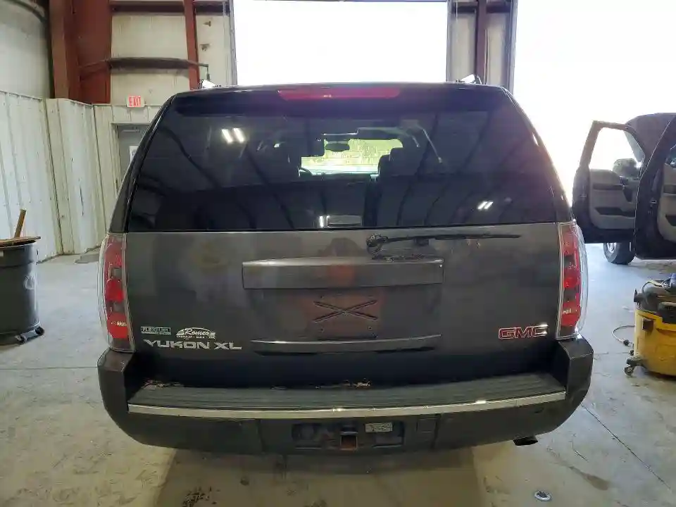 1GKUKMEF2AR245156 2010 GMC YUKON-5