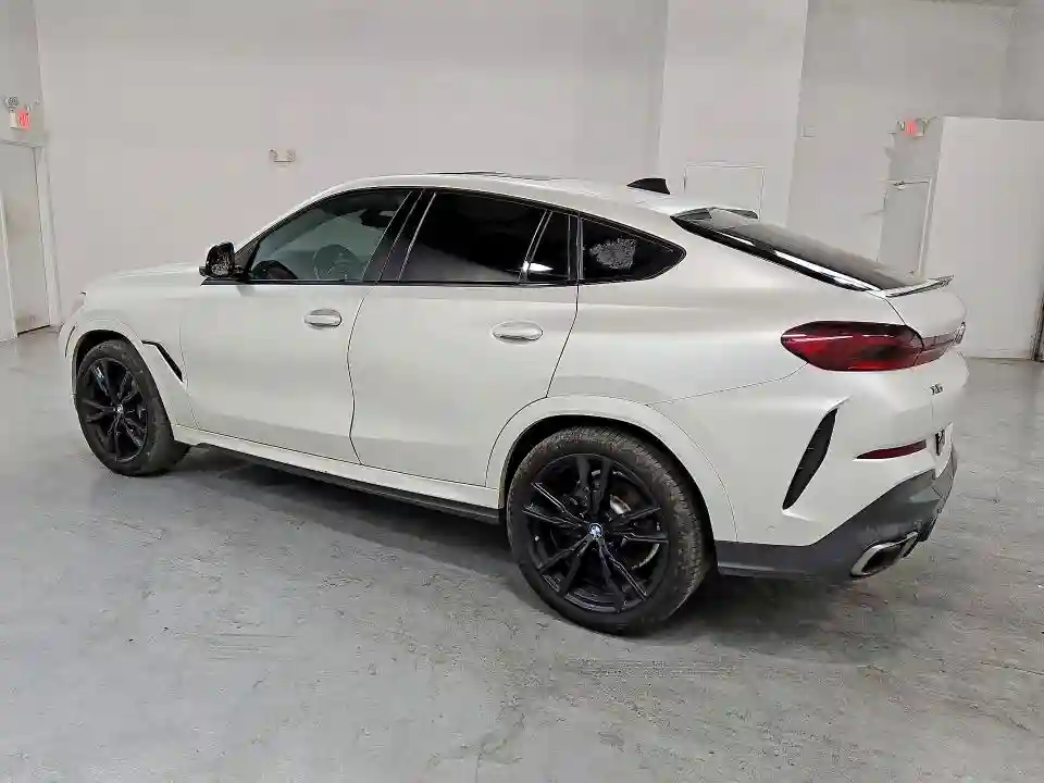 5UXCY8C04M9E21187 2021 BMW X6-1