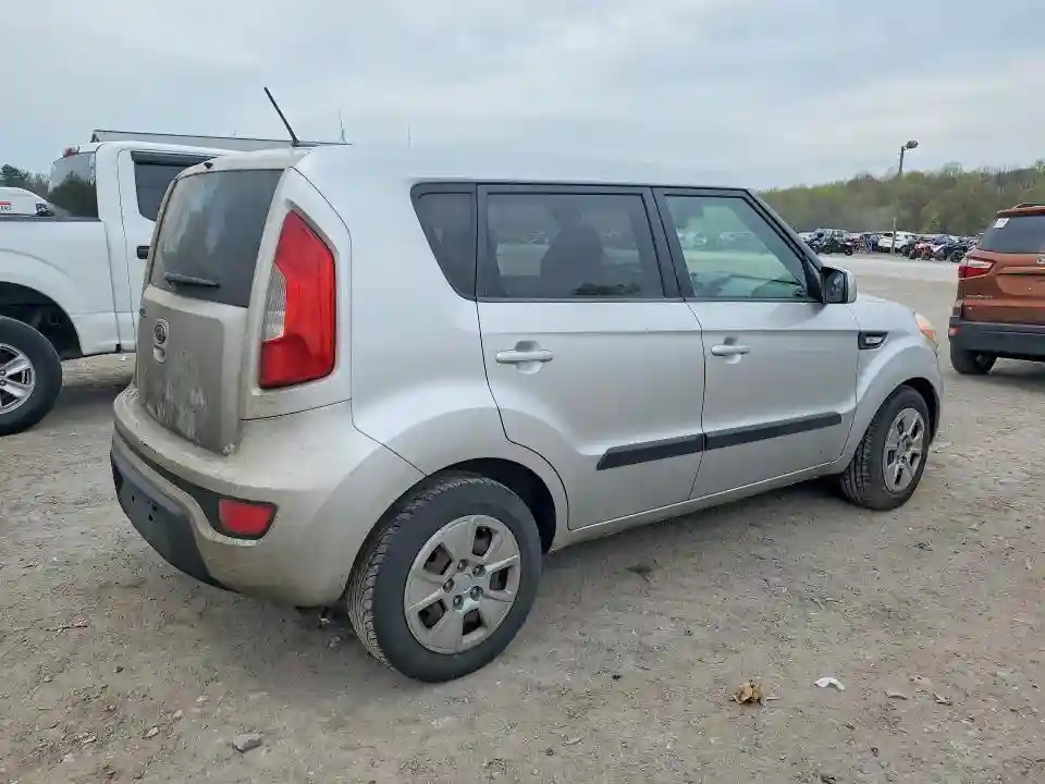 KNDJT2A51C7449894 2012 KIA SOUL BASE-2
