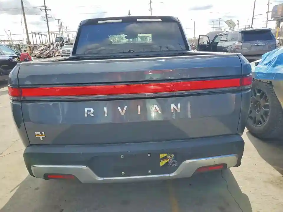 7FCTGAAA4NN007706 2022 RIVIAN RIT-5