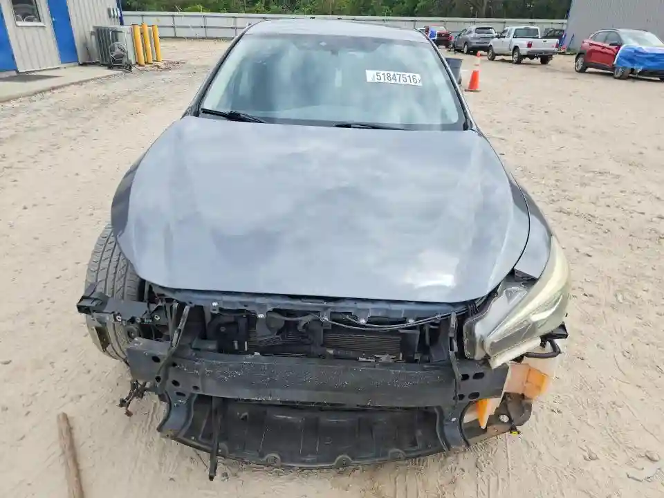 JN1EV7AP5JM351639 2018 INFINITI Q50-4