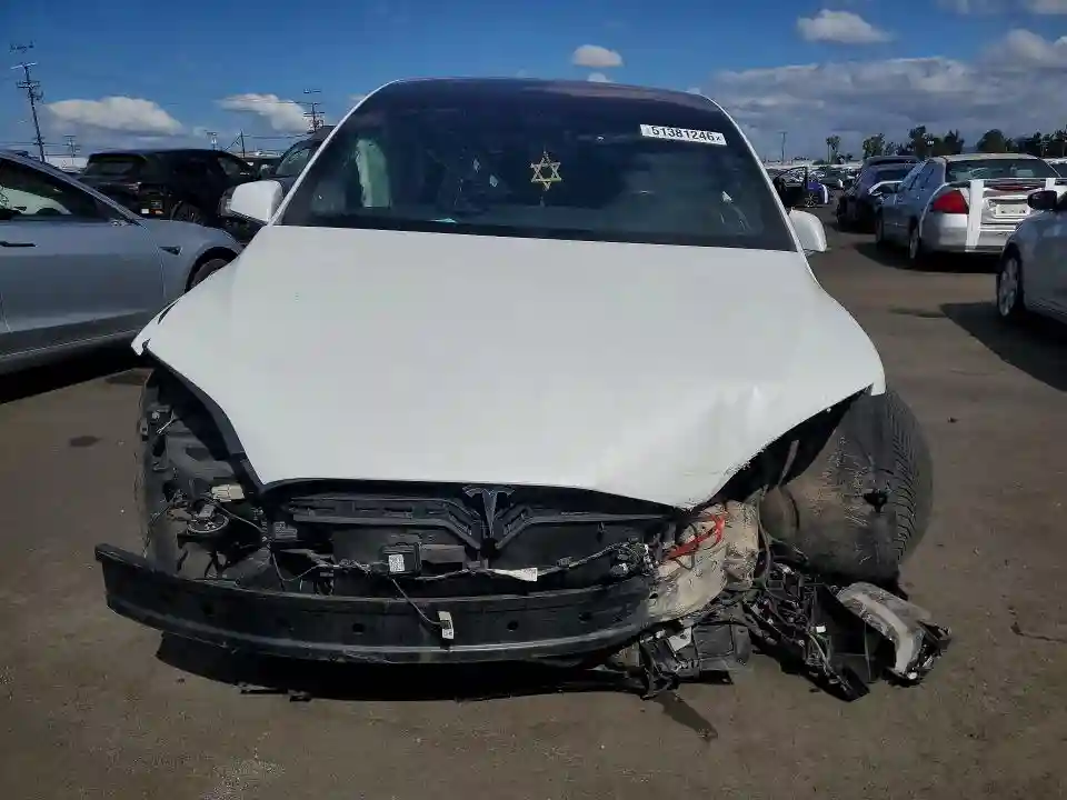 5YJXCAE22JF102280 2018 TESLA MODEL X-4