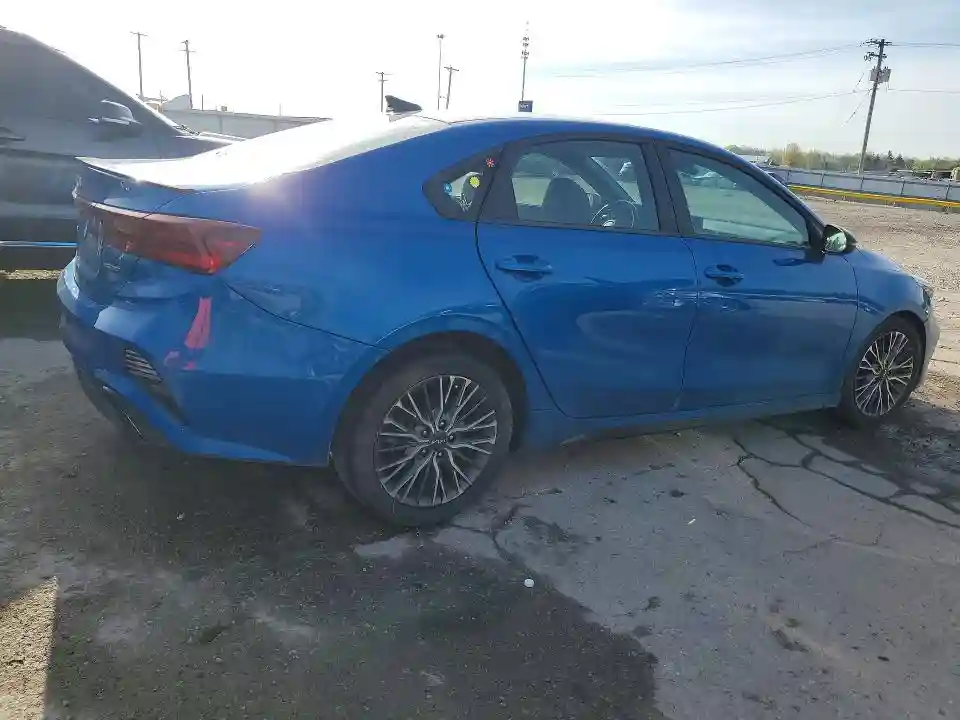 3KPF54AD3NE456366 2022 KIA FORTE-2