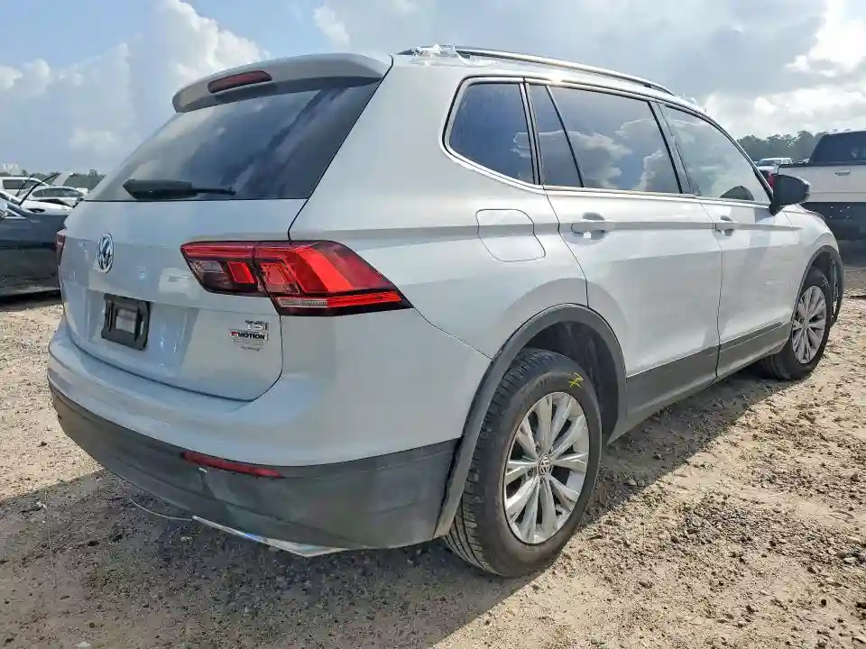 3VV0B7AX8JM104105 2018 VOLKSWAGEN TIGUAN-2