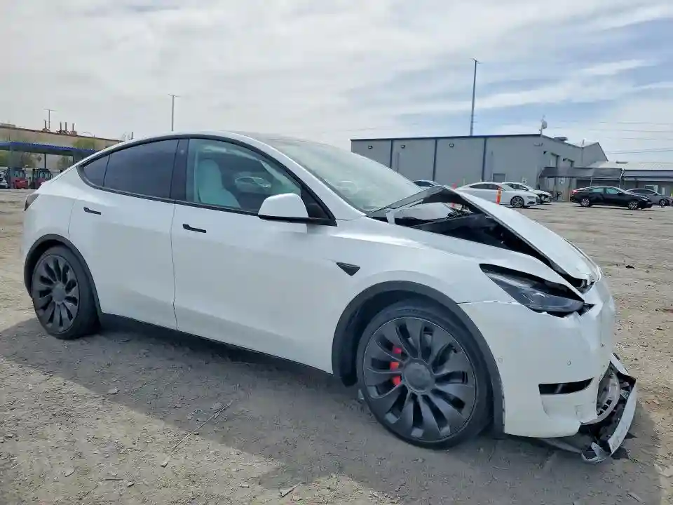 7SAYGDEF4NF522368 2022 TESLA MODEL Y-3