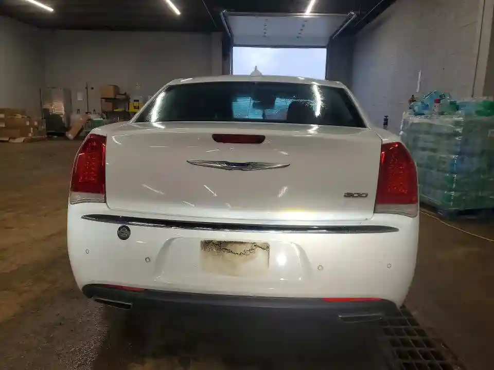 2C3CCAEG0JH319819 2018 CHRYSLER 300-5