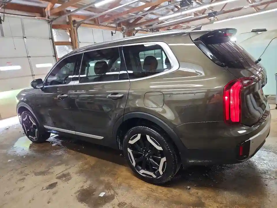5XYP6DGC7RG496832 2024 KIA TELLURIDE-1