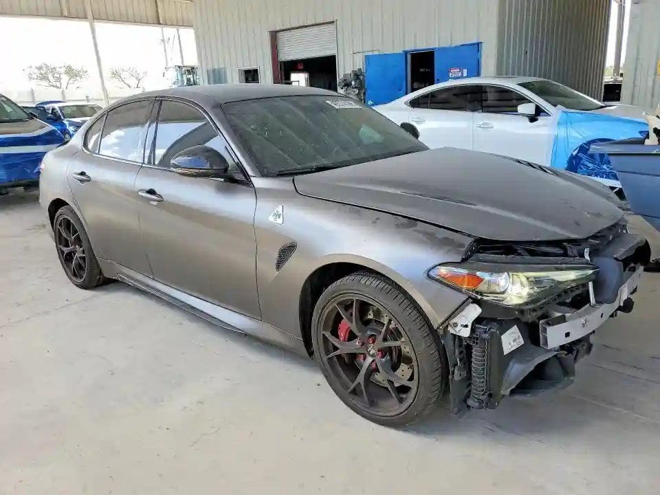 ZARFAMEV4K7599861 2019 ALFA ROMEO GIULIA-3