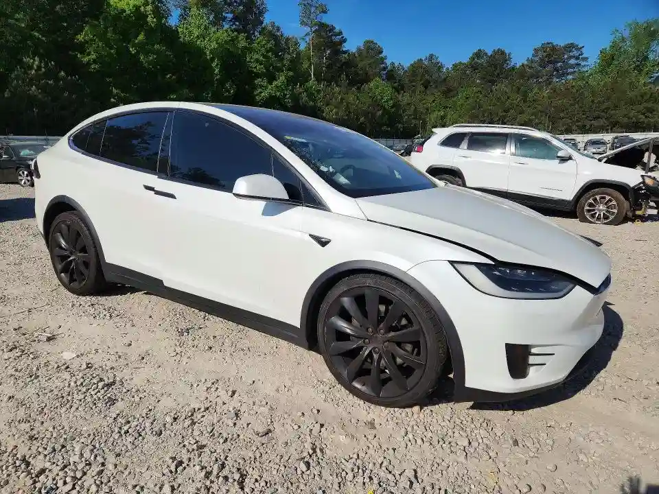5YJXCBE25HF070151 2017 TESLA MODEL X-3