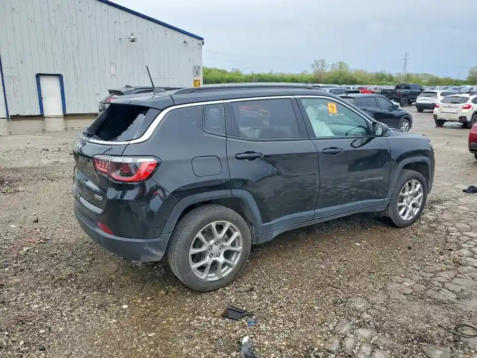 3C4NJDFN8PT520571 2023 JEEP COMPASS-2