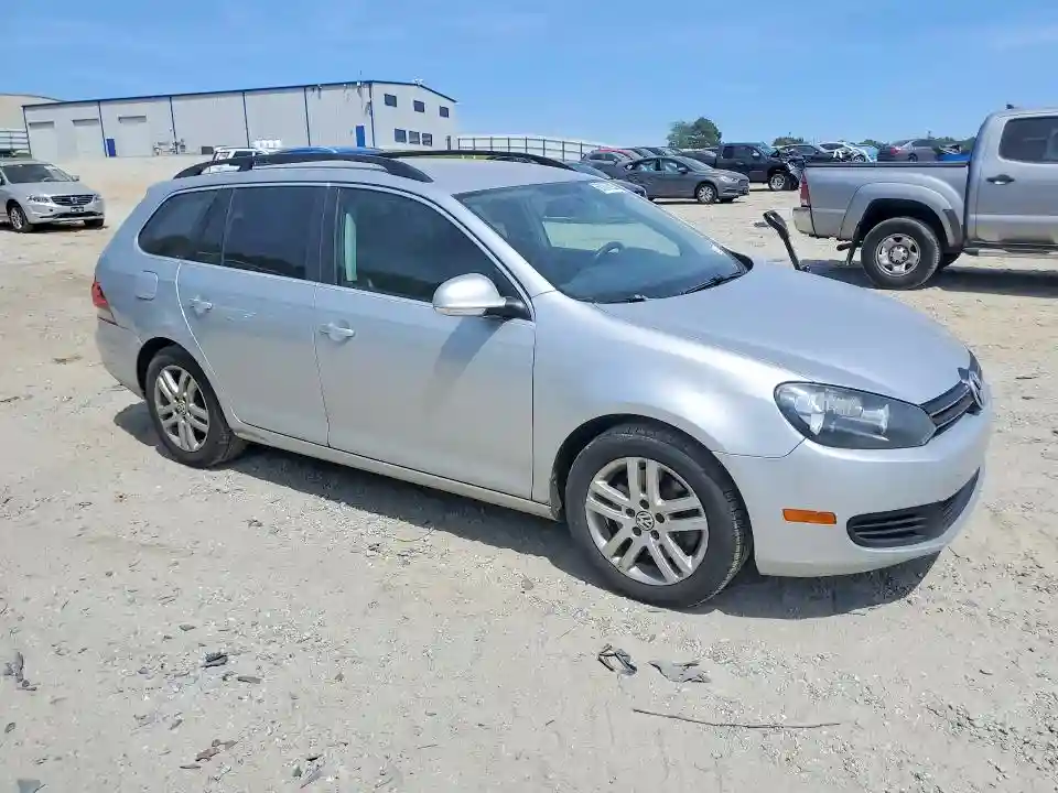 3VWPL7AJ9EM608073 2014 VOLKSWAGEN JETTA-3
