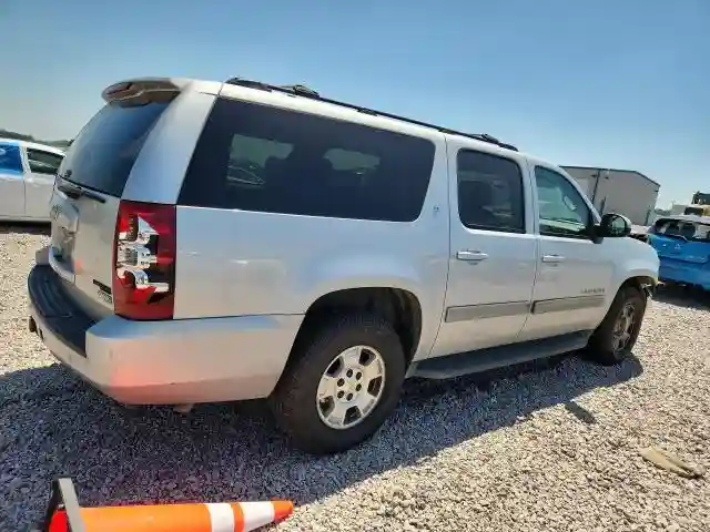 1GNSCJE09BR295538 2011 CHEVROLET SUBURBAN-2