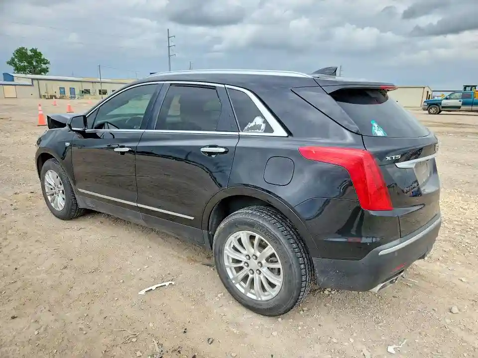 1GYKNARS8HZ268946 2017 CADILLAC XT5-1