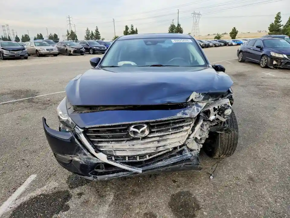 3MZBN1V35JM218238 2018 MAZDA 3-4
