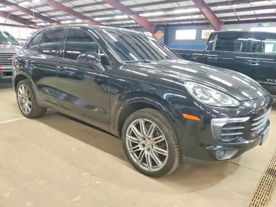 WP1AA2A24HKA83444 2017 PORSCHE CAYENNE-3