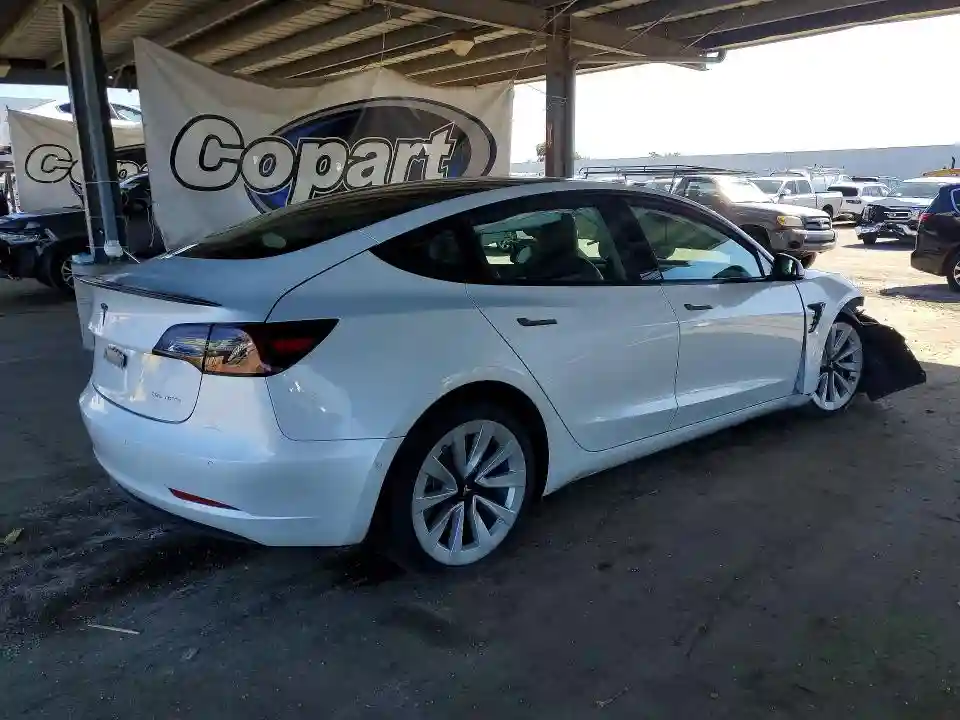 5YJ3E1EB0NF143327 2022 TESLA MODEL 3-2