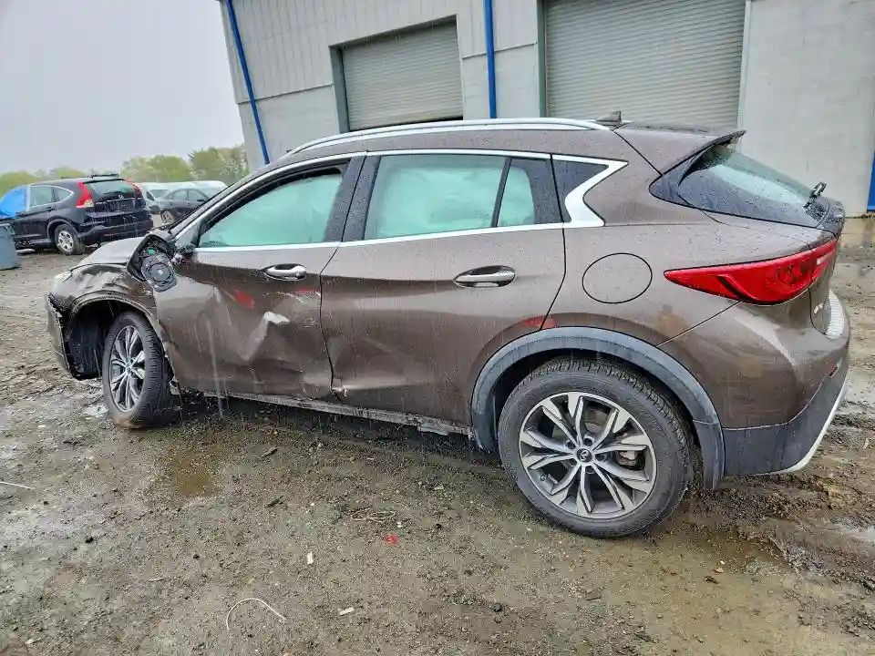 SJKCH5CR9HA022224 2017 INFINITI QX30-1