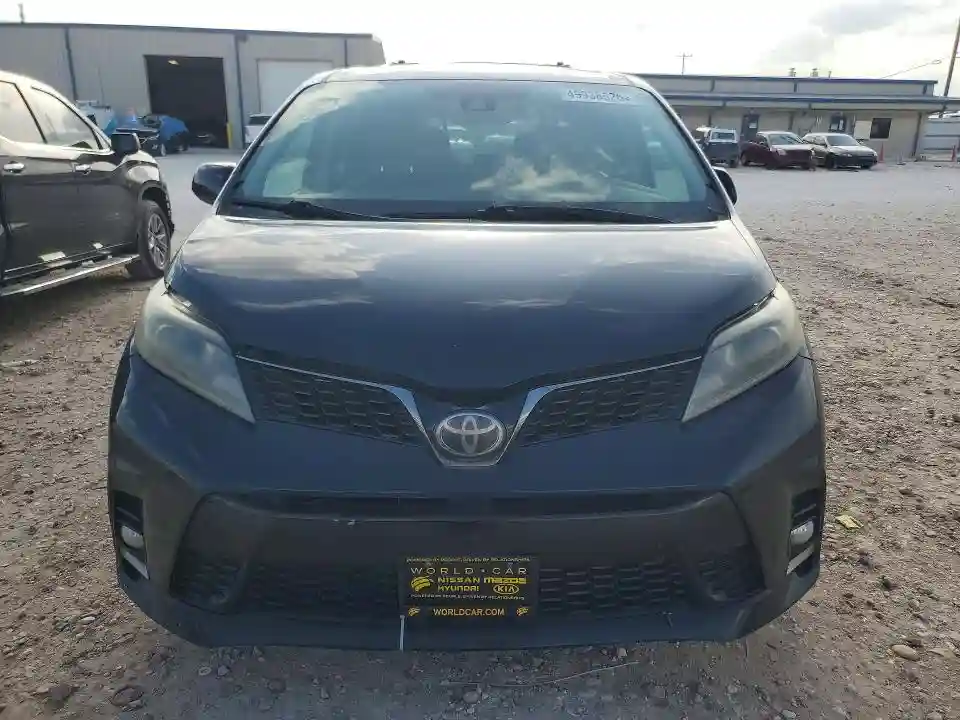 5TDXZ3DCXJS916130 2018 TOYOTA SIENNA-4