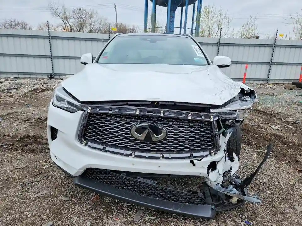 3PCAJ5M38KF137694 2019 INFINITI QX50-4