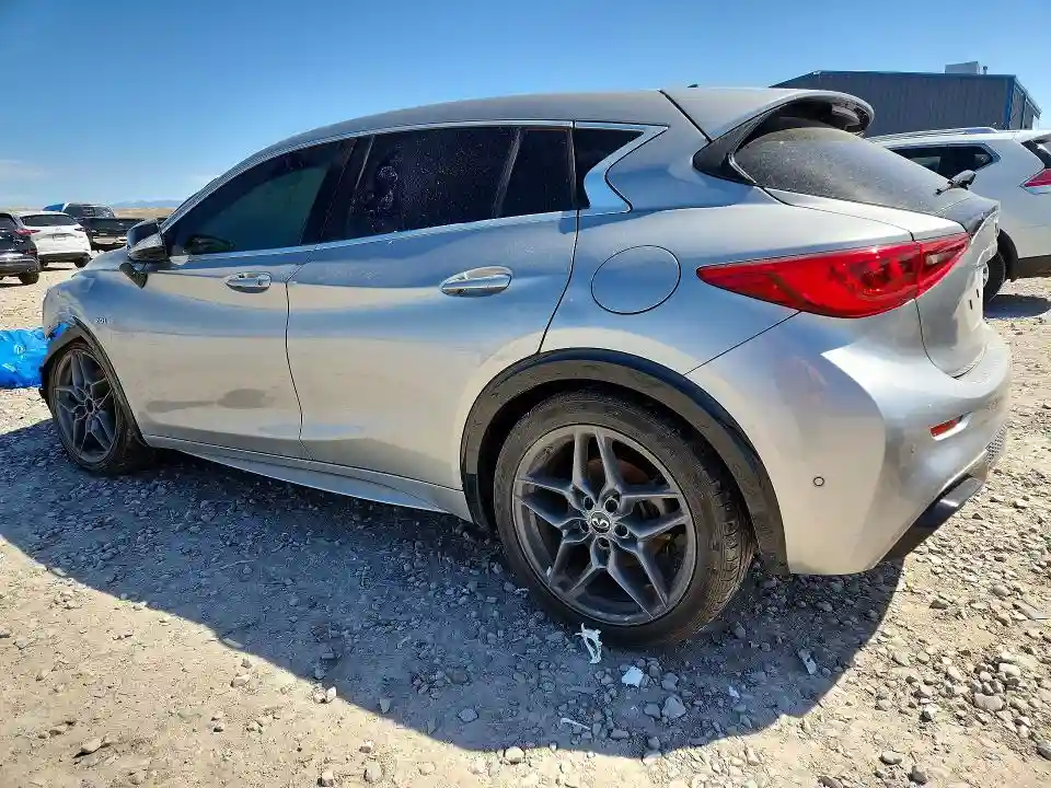 SJKCH5CP2JA042898 2018 INFINITI QX30-1