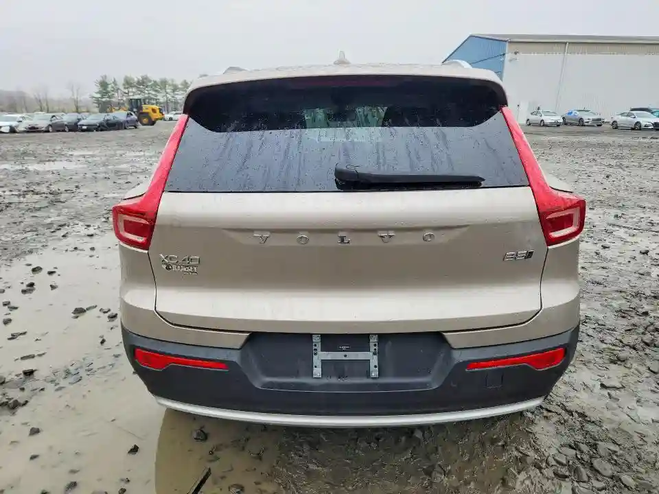 YV4L12UF7R2375323 2024 VOLVO XC40-5