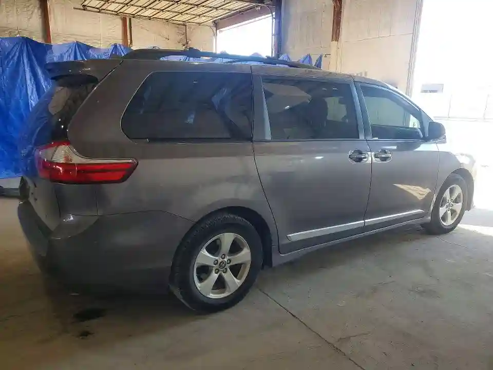 5TDKZ3DC0JS954461 2018 TOYOTA SIENNA-2