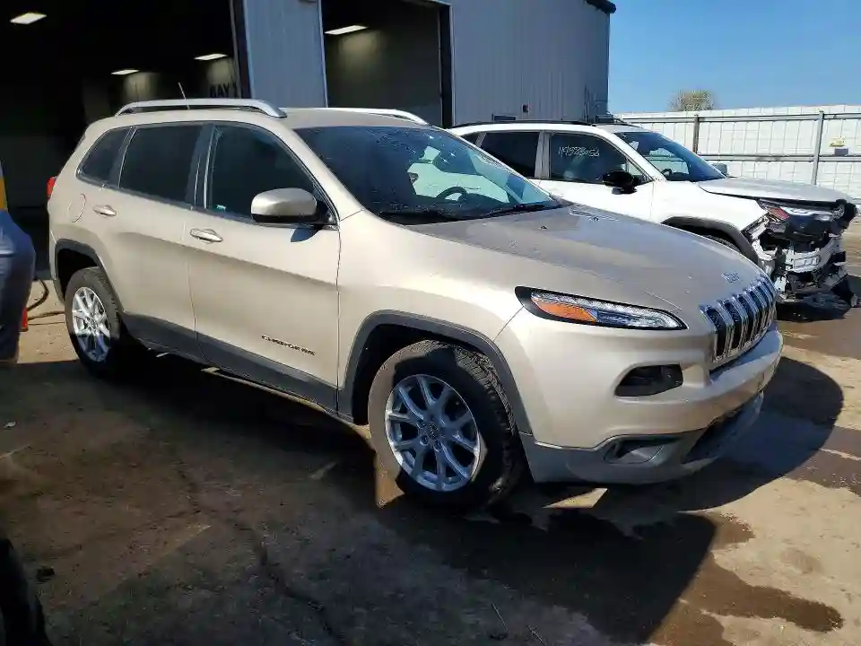 1C4PJLCB4FW517799 2015 JEEP CHEROKEE-3