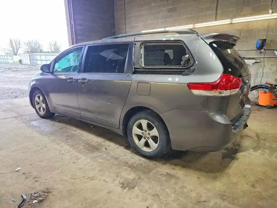 5TDKK3DC7CS178188 2012 TOYOTA SIENNA-1
