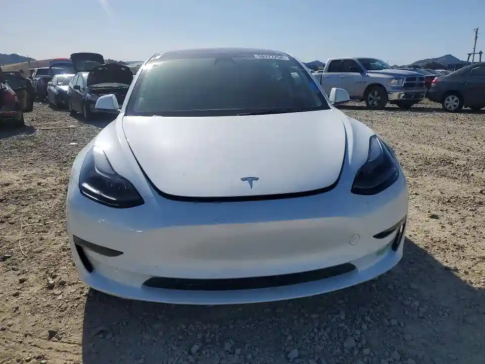 5YJ3E1EA1PF577704 2023 TESLA MODEL 3-4