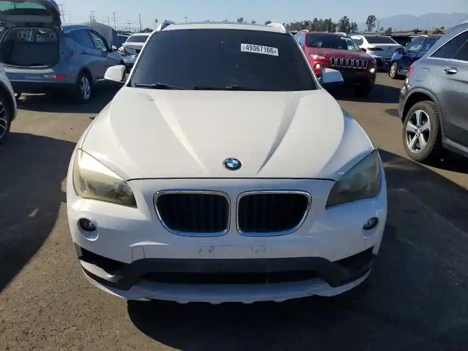 WBAVM1C54FVW56833 2015 BMW X1-4