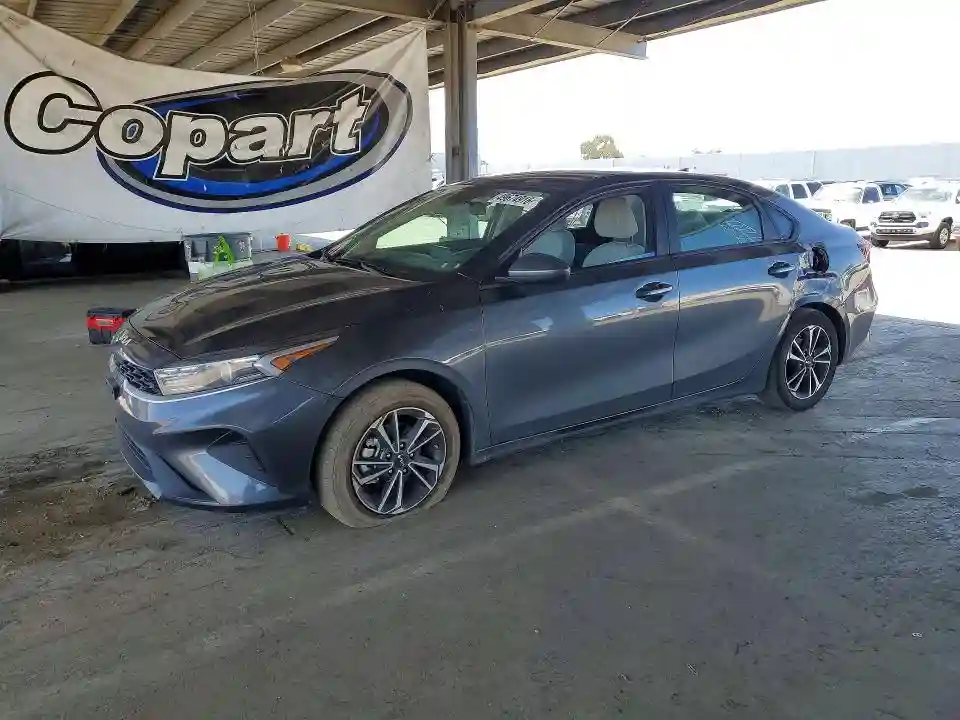 3KPF24ADXPE678544 2023 KIA FORTE LXS-0