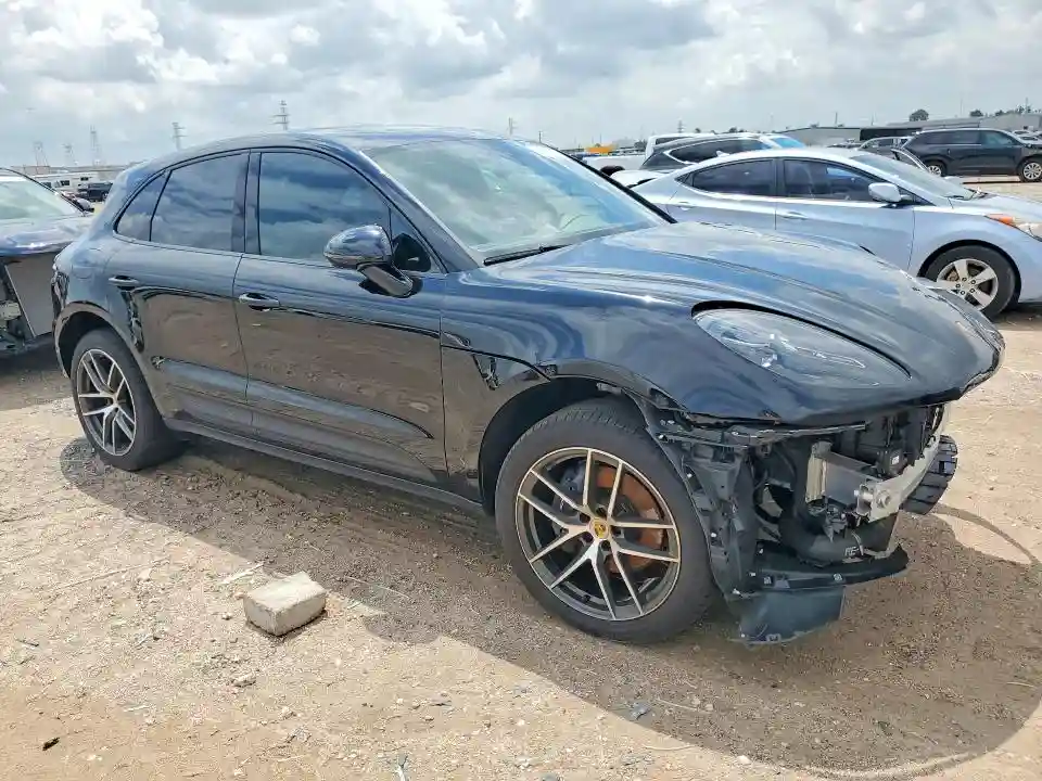 WP1AA2A50SLB06438 2025 PORSCHE MACAN-3
