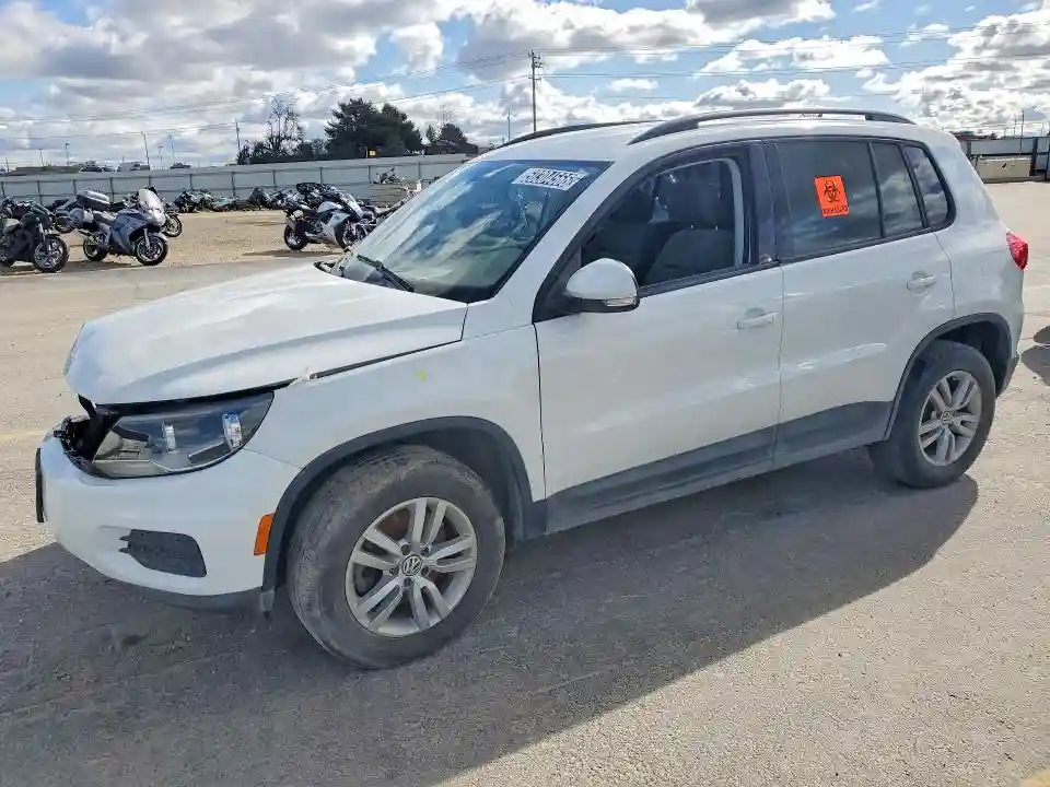 WVGAV7AX6GW600230 2016 VOLKSWAGEN TIGUAN-0