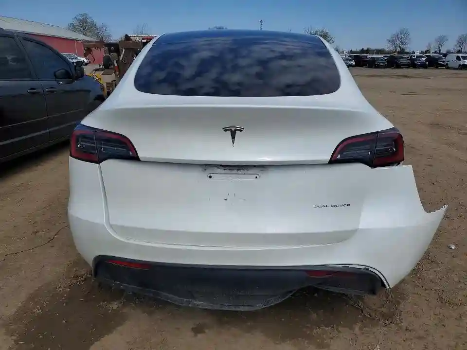 LRWYGDEE6PC110034 2023 TESLA MODEL Y 75-5