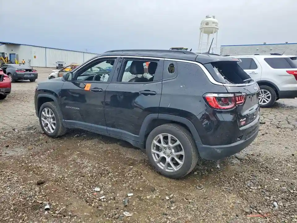 3C4NJDFN8PT520571 2023 JEEP COMPASS-1