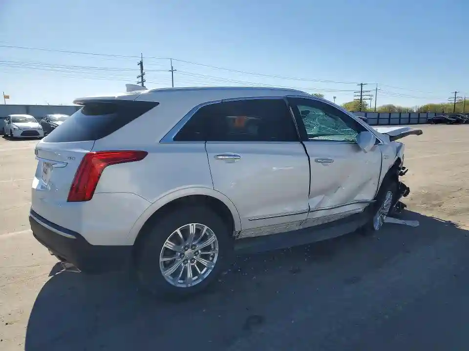 1GYKNARS4HZ302235 2017 CADILLAC XT5-2