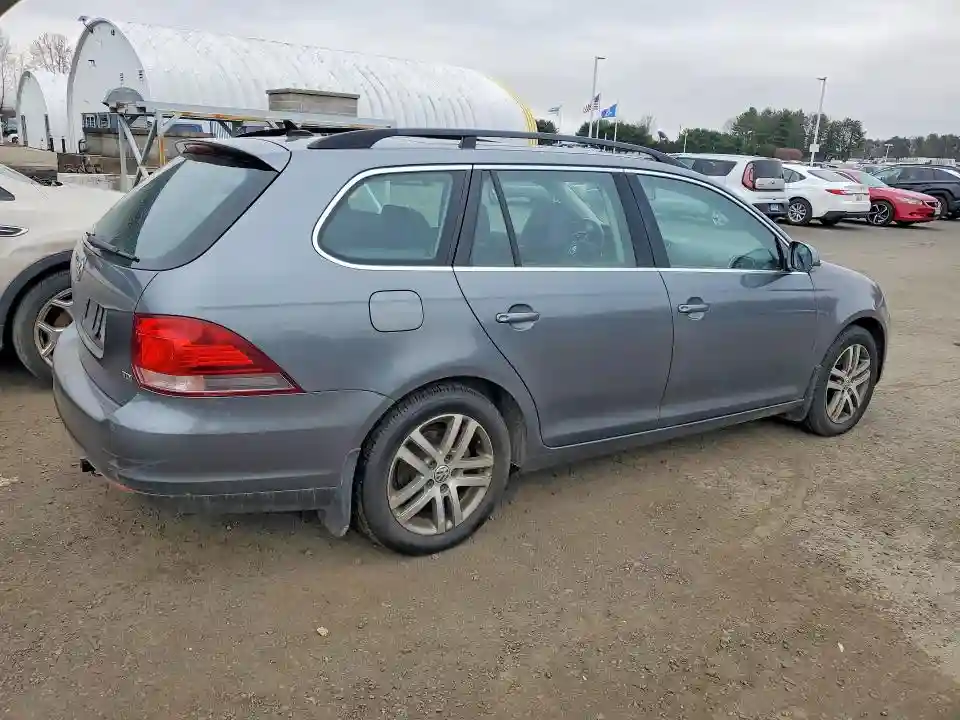 3VWPL7AJXDM642327 2013 VOLKSWAGEN JETTA-2