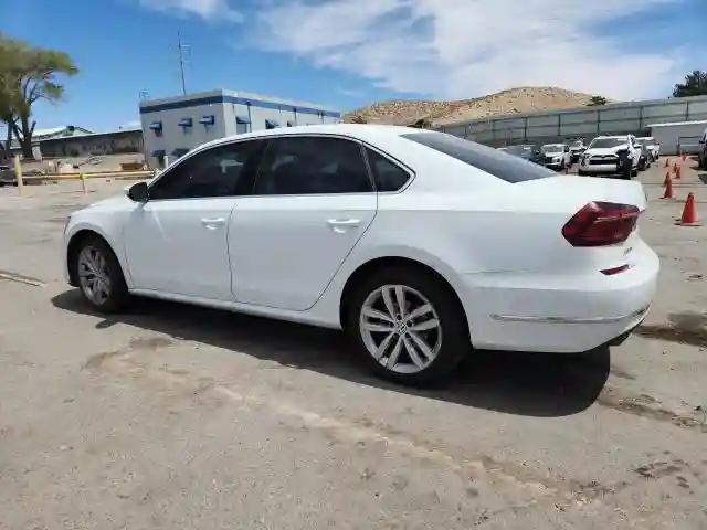 1VWBA7A35JC030101 2018 VOLKSWAGEN PASSAT-1