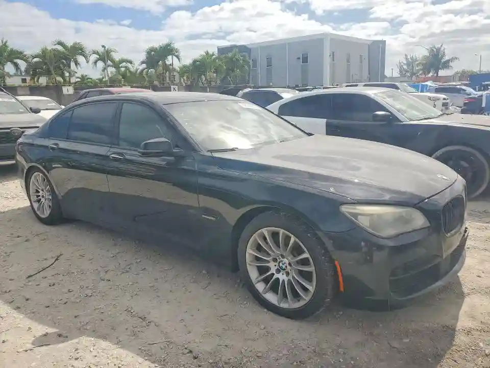 WBAYE8C51DD132853 2013 BMW 7 SERIES-3