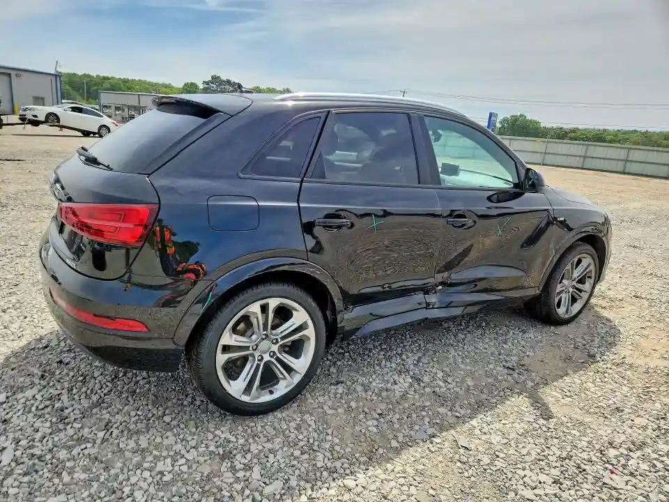 WA1BCCFSXJR030964 2018 AUDI Q3-2
