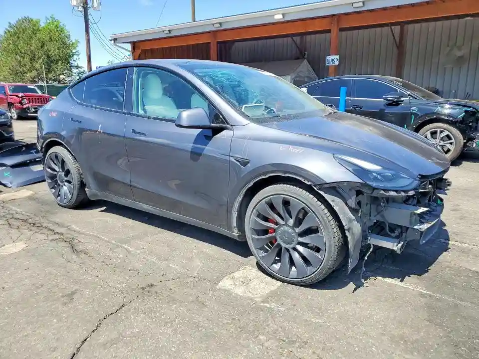 5YJYGDEF8MF250743 2021 TESLA MODEL Y-3